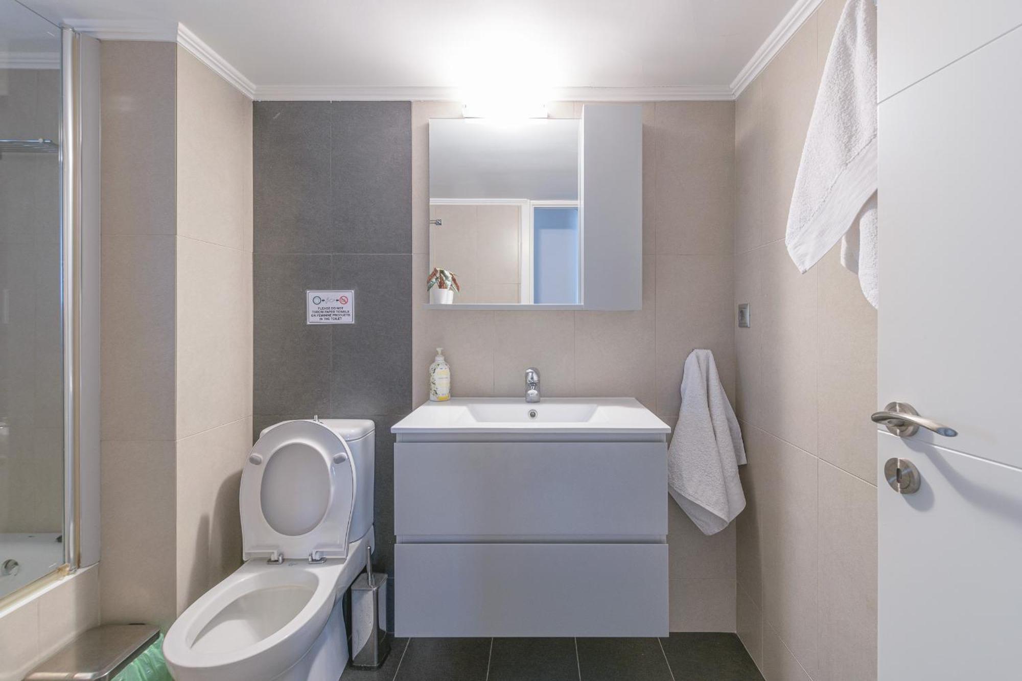 Apartment Kesariani's Luxury 750s.f /70 S.m 2 Bedrms 1,5km To Center 1,3 Metro Evangelismos