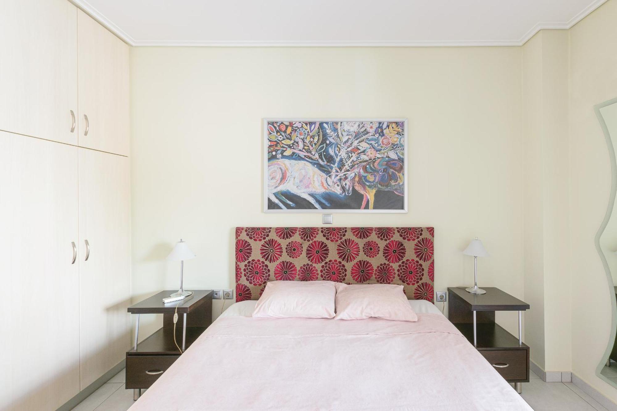 Apartment Kesariani's Luxury 750s.f /70 S.m 2 Bedrms 1,5km To Center 1,3 Metro Evangelismos